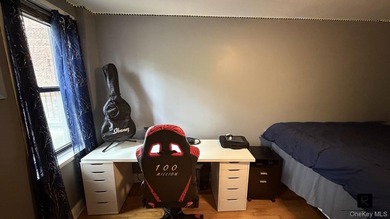 Welcome to this beautifully maintained 2-bedroom apartment in - photo 7