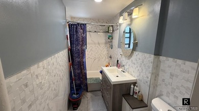 Welcome to this beautifully maintained 2-bedroom apartment in - photo 10