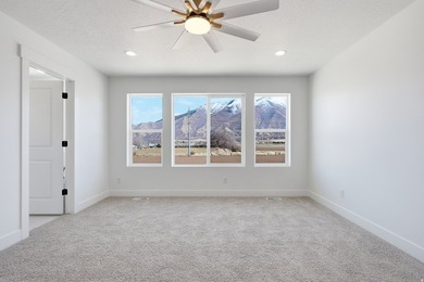 Just a block from the planned Spanish Fork Temple, custom - photo 17