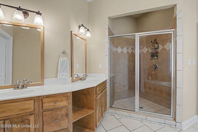 Over 4,200 square feet, 2 bedrooms downstairs, walk-in closets - photo 21