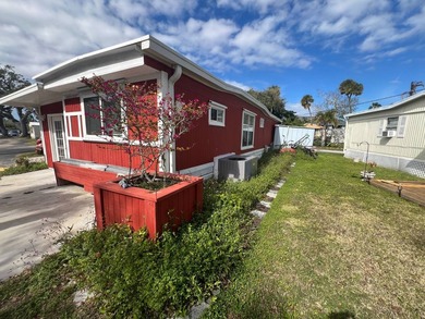 Cape Canaveral Calling-Your Rocket-View Retreat Awaits! Blast - photo 2