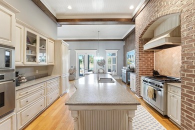 Welcome to this stunning custom-built 6-bedroom, 5.5 bathroom - photo 24