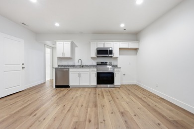 Just a block from the planned Spanish Fork Temple, custom - photo 28