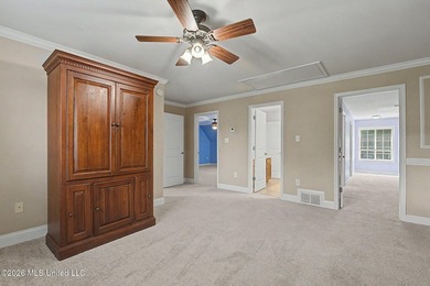 Over 4,200 square feet, 2 bedrooms downstairs, walk-in closets - photo 30