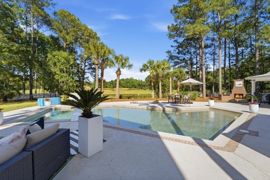 Welcome to this stunning custom-built 6-bedroom, 5.5 bathroom - photo 33