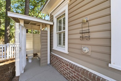 Welcome to this stunning custom-built 6-bedroom, 5.5 bathroom - photo 44