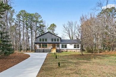 Lake Bennett Home For Sale in Fayetteville Georgia