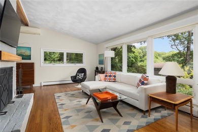 Location, lifestyle, and timeless mid-century charm come - photo 8