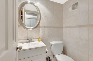 Light, Bright & Beautiful! Welcome to this spacious and stylish - photo 11