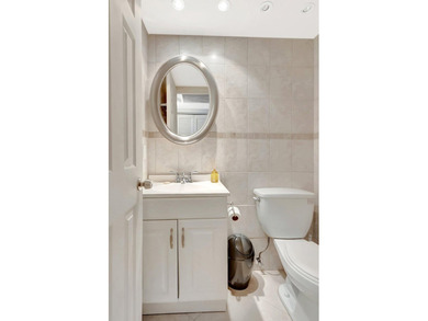 Light, Bright & Beautiful! Welcome to this spacious and stylish - photo 12