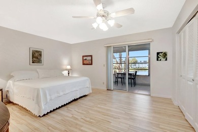 Light, Bright & Beautiful! Welcome to this spacious and stylish - photo 13