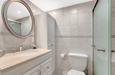 Light, Bright & Beautiful! Welcome to this spacious and stylish - photo 15