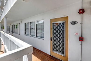 Light, Bright & Beautiful! Welcome to this spacious and stylish - photo 19