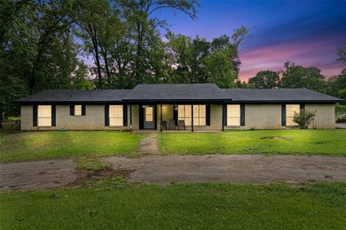 Looking for a lake house for sale in East Texas, without the - photo 2
