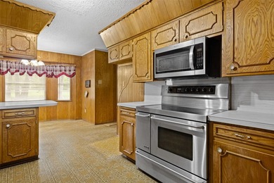 Looking for a lake house for sale in East Texas, without the - photo 7