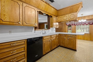 Looking for a lake house for sale in East Texas, without the - photo 8