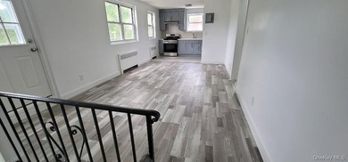 LOCATION!!!LOCATION!!! ROSEDALE!!!! Welcomes to this Lovely and - photo 4