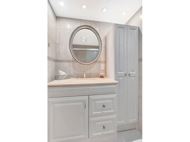 Light, Bright & Beautiful! Welcome to this spacious and stylish - photo 50