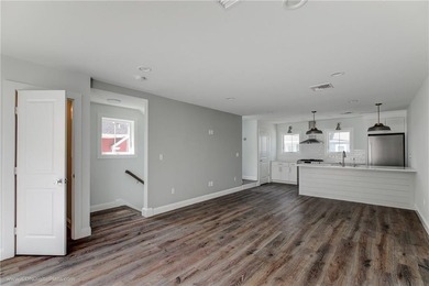 Coastal Elegance Meets Modern Convenience at The Lookout on Main - photo 4