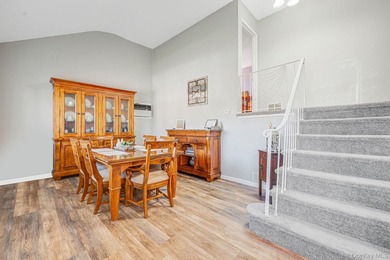 Immaculate, move-in ready multi-level home located in the heart - photo 11