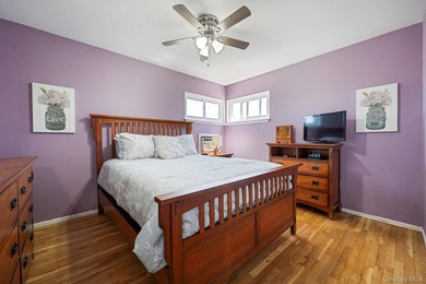 Immaculate, move-in ready multi-level home located in the heart - photo 13