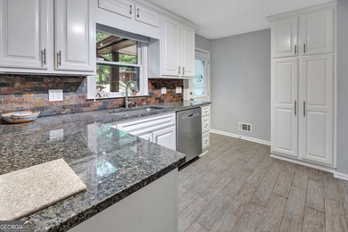 Move-In Ready Lake-View Retreat on Two Private Lots in Turtle - photo 14