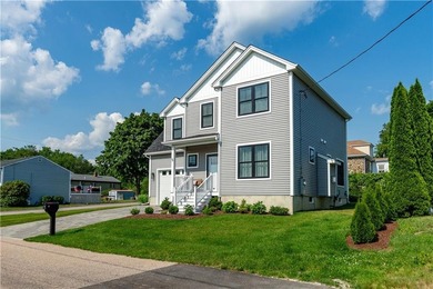 Wow! Fantastic location and setting. In a quiet neighborhood - photo 4