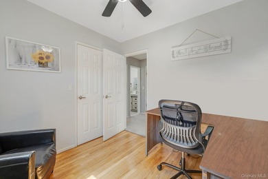 Immaculate, move-in ready multi-level home located in the heart - photo 16