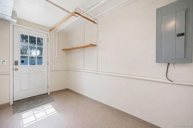 Immaculate, move-in ready multi-level home located in the heart - photo 22