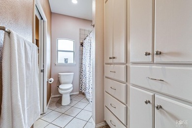 Welcome to an extraordinary Butler Farms residence where - photo 36