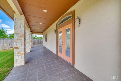 Welcome to an extraordinary Butler Farms residence where - photo 43