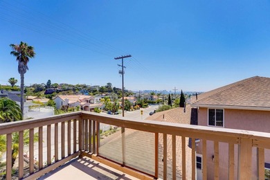 Perched in the heart of coveted Point Loma, this stunning 2,600 - photo 2