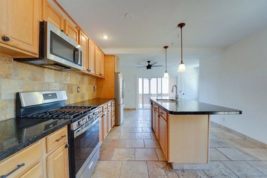 Perched in the heart of coveted Point Loma, this stunning 2,600 - photo 8