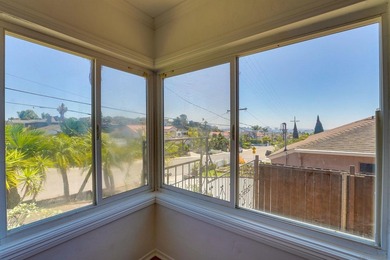 Perched in the heart of coveted Point Loma, this stunning 2,600 - photo 9