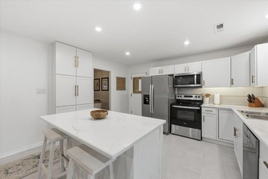 Welcome to 7 Andrea Court -- A Turnkey Vacation Rental Goldmine - photo 8