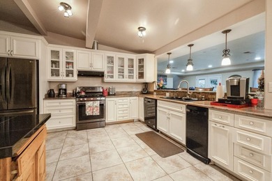 Welcome to this spacious 3-bedroom, 3-bathroom home located in - photo 13