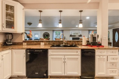 Welcome to this spacious 3-bedroom, 3-bathroom home located in - photo 14
