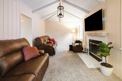 Welcome to this spacious 3-bedroom, 3-bathroom home located in - photo 19