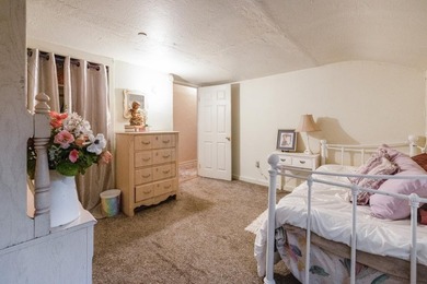 Welcome to this spacious 3-bedroom, 3-bathroom home located in - photo 22