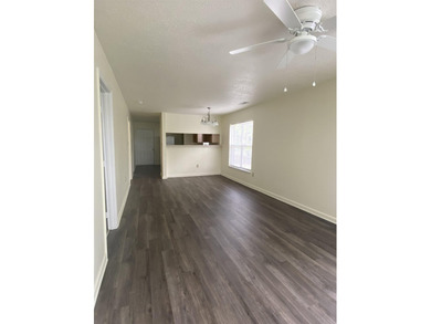INVESTOR SPECIAL with instant rental income! This 2-bedroom - photo 3