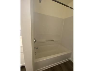 INVESTOR SPECIAL with instant rental income! This 2-bedroom - photo 8