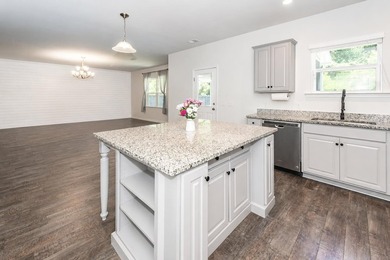Seller offering $5000 in closing costs!Freshly updated and - photo 10