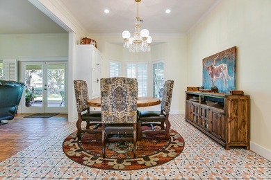 Check out this 4 bed 3.5 bath luxury home in the Heart of - photo 17
