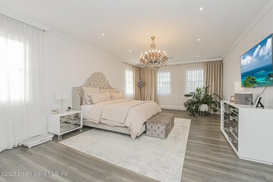 Magnificent 5 bed 4 bath home that doesn't miss a trick. Newly - photo 26