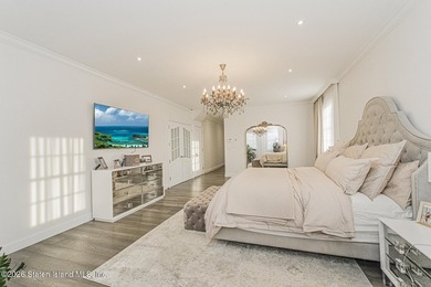 Magnificent 5 bed 4 bath home that doesn't miss a trick. Newly - photo 28