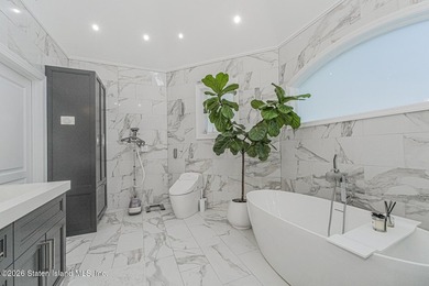 Magnificent 5 bed 4 bath home that doesn't miss a trick. Newly - photo 31