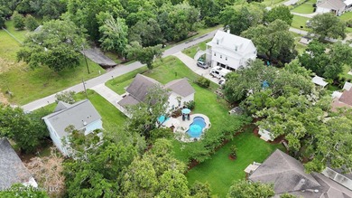 Nestled amongst majestic Live Oaks on one of Waveland's most - photo 32