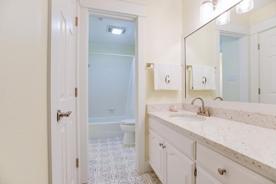 Check out this 4 bed 3.5 bath luxury home in the Heart of - photo 37