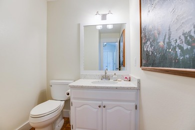 Check out this 4 bed 3.5 bath luxury home in the Heart of - photo 40