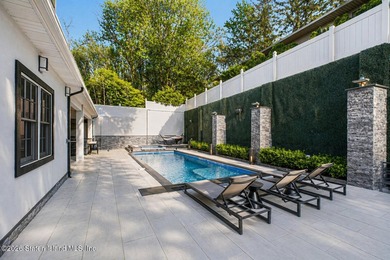Magnificent 5 bed 4 bath home that doesn't miss a trick. Newly - photo 48